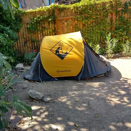Les Bambous, Naturiste אתר קמפינג
